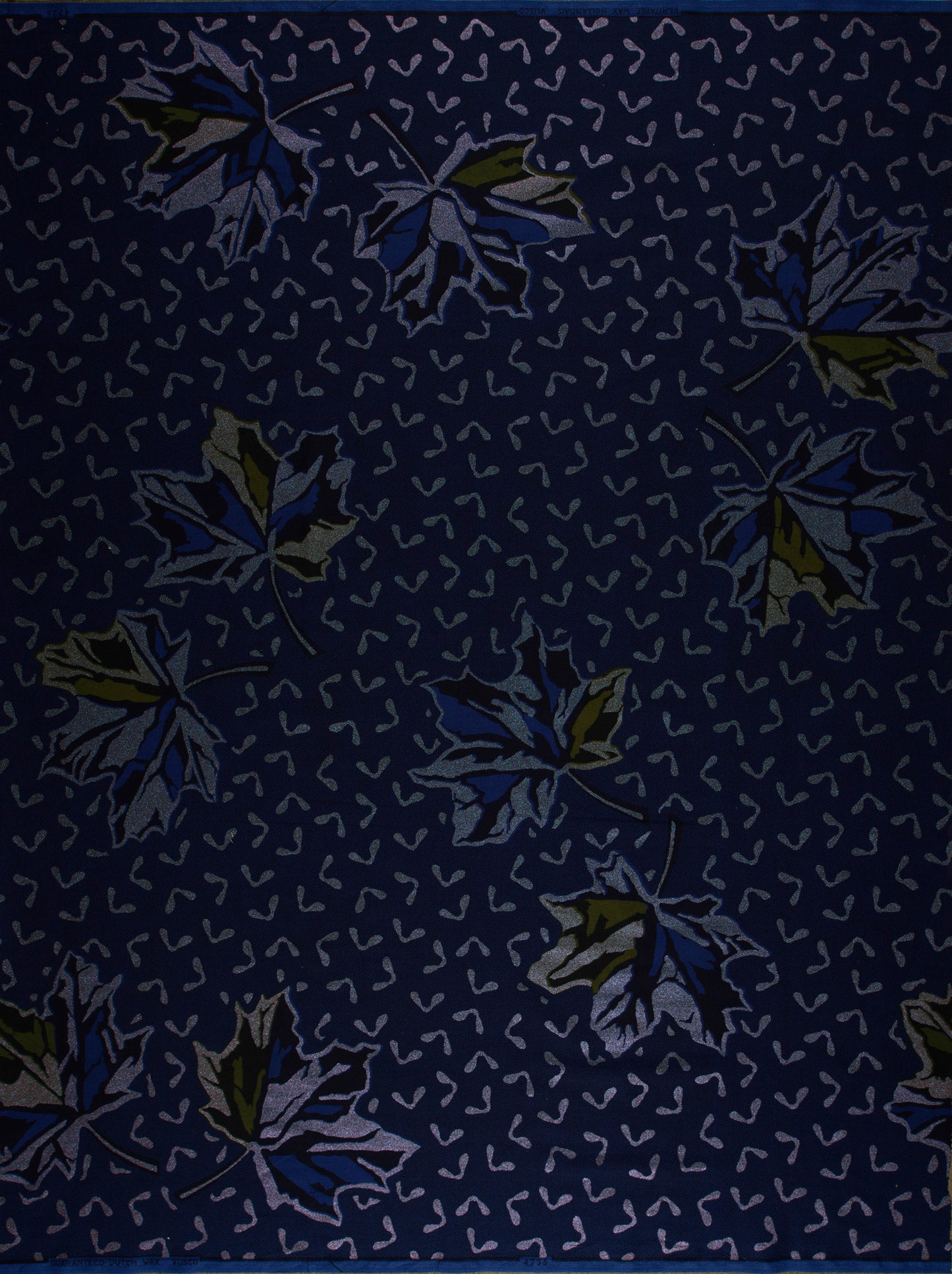 Sky Wax | VL04735.094 | Red-Green Pearl Embellished