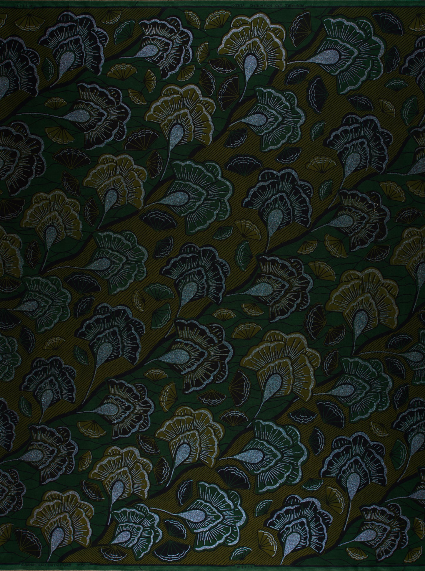 Sky Wax | VLW2719.017 | Red-Green Pearl Embellished