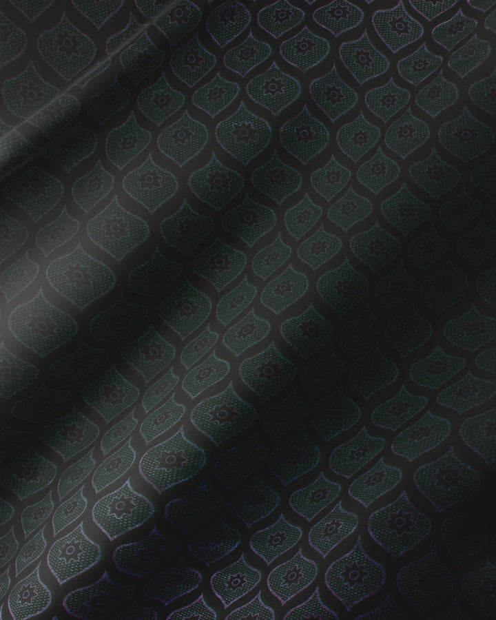 Sky Wax | VL01070.142 | Red-Green Pearl Embellished