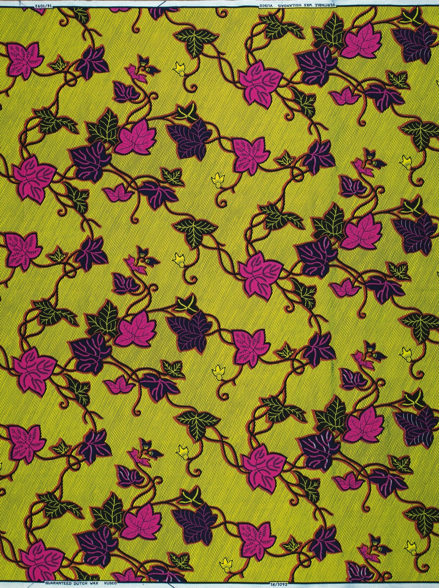 Floral patterned Wax Hollandais fabric, ideal for African fabric designs and projects