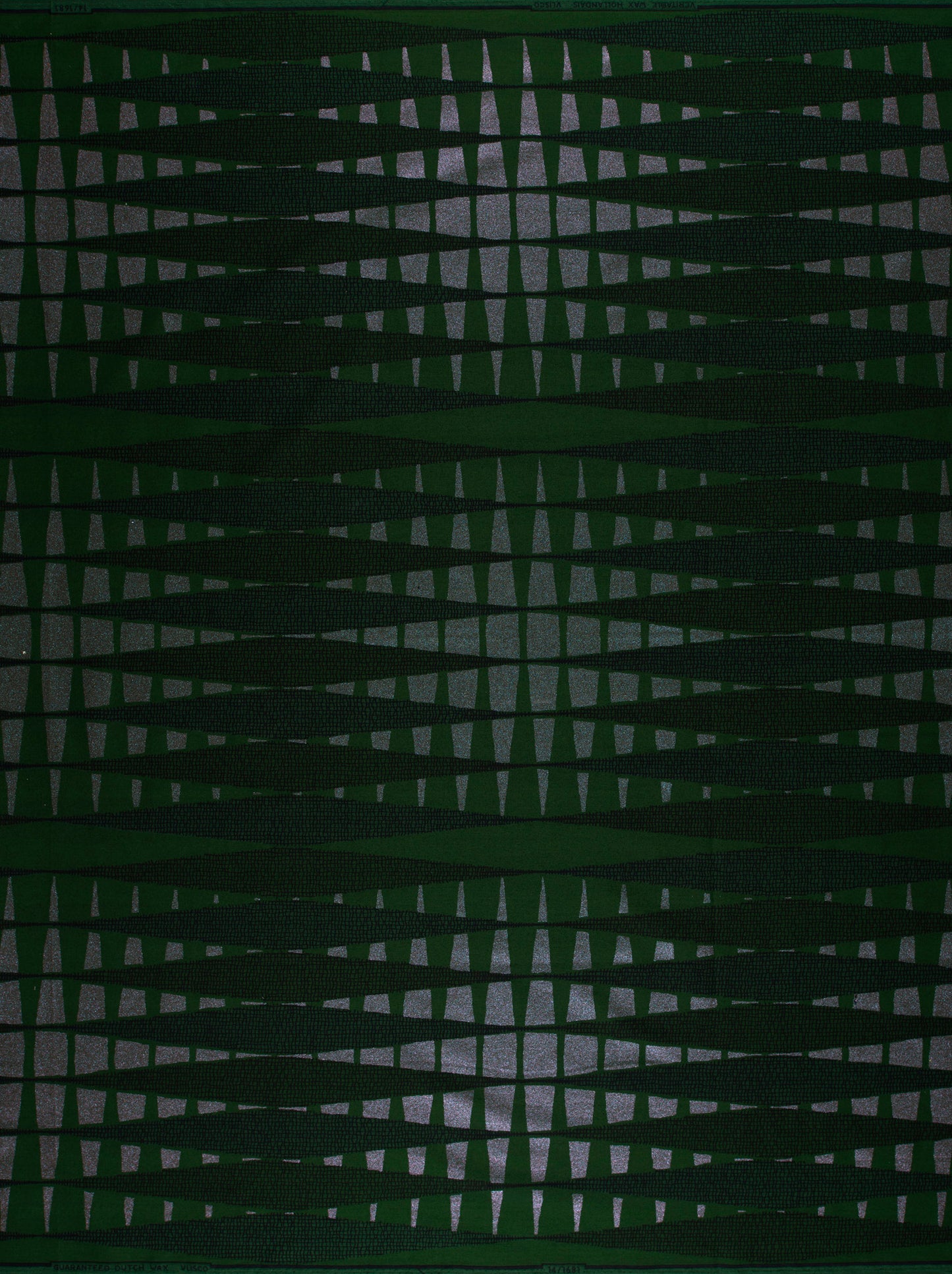 Sky Wax | VL01681.080 | Red-Green Pearl Embellished