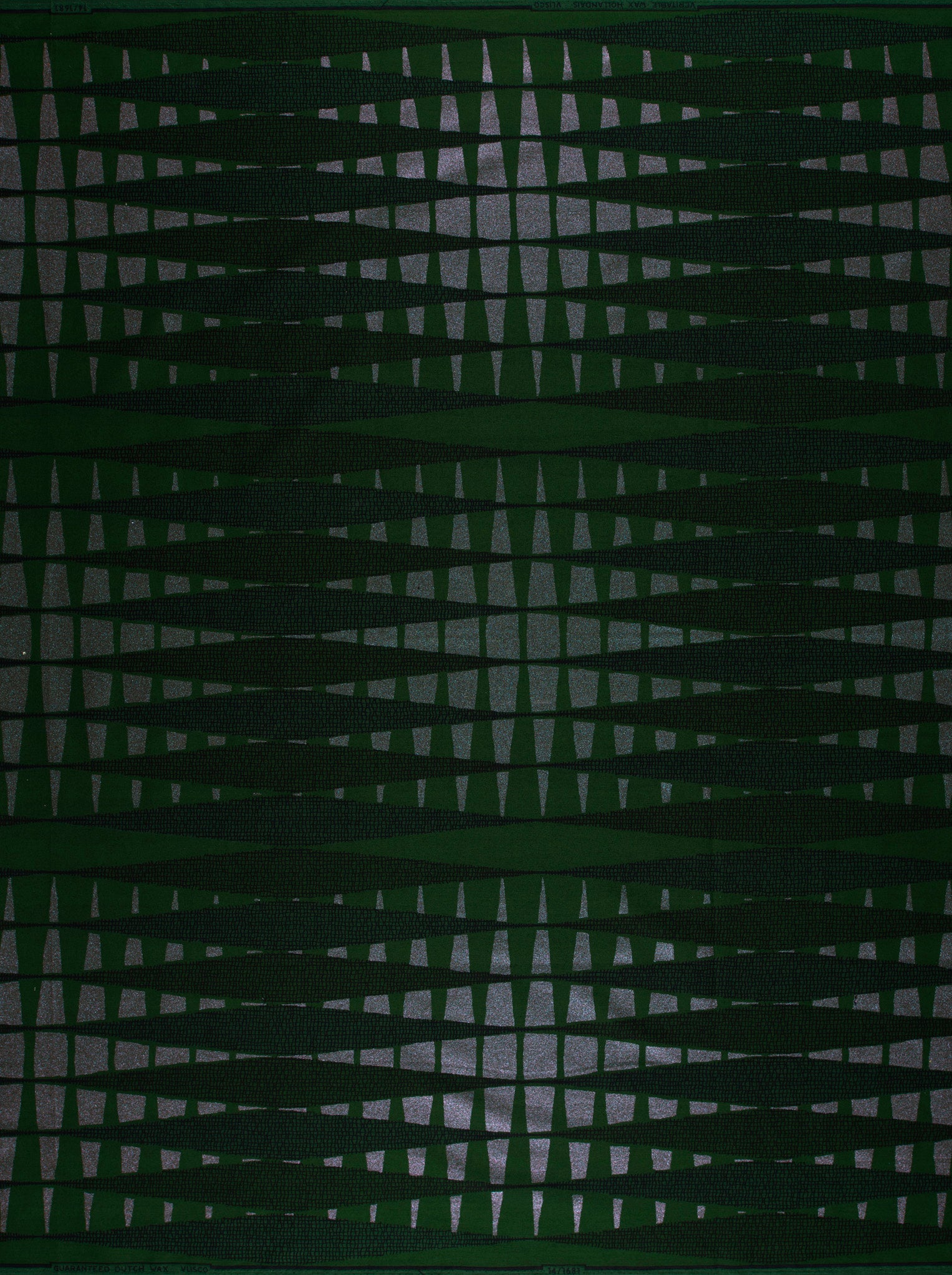 Sky Wax | VL01681.080 | Red-Green Pearl Embellished