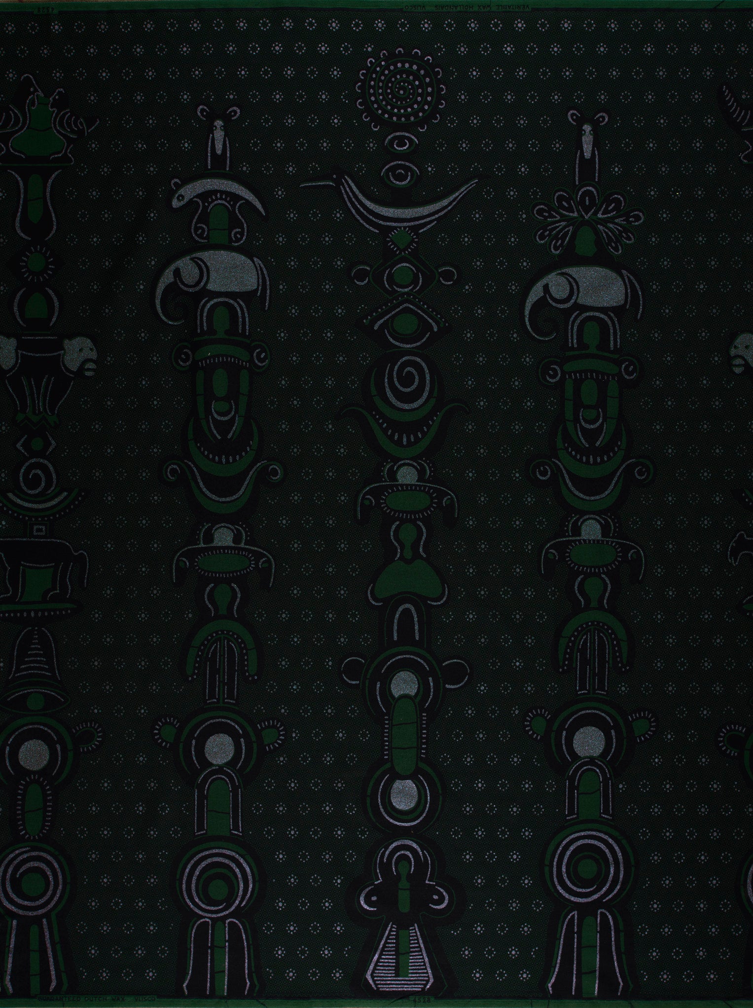 Sky Wax | VL04528.085 | Red-Green Pearl Embellished