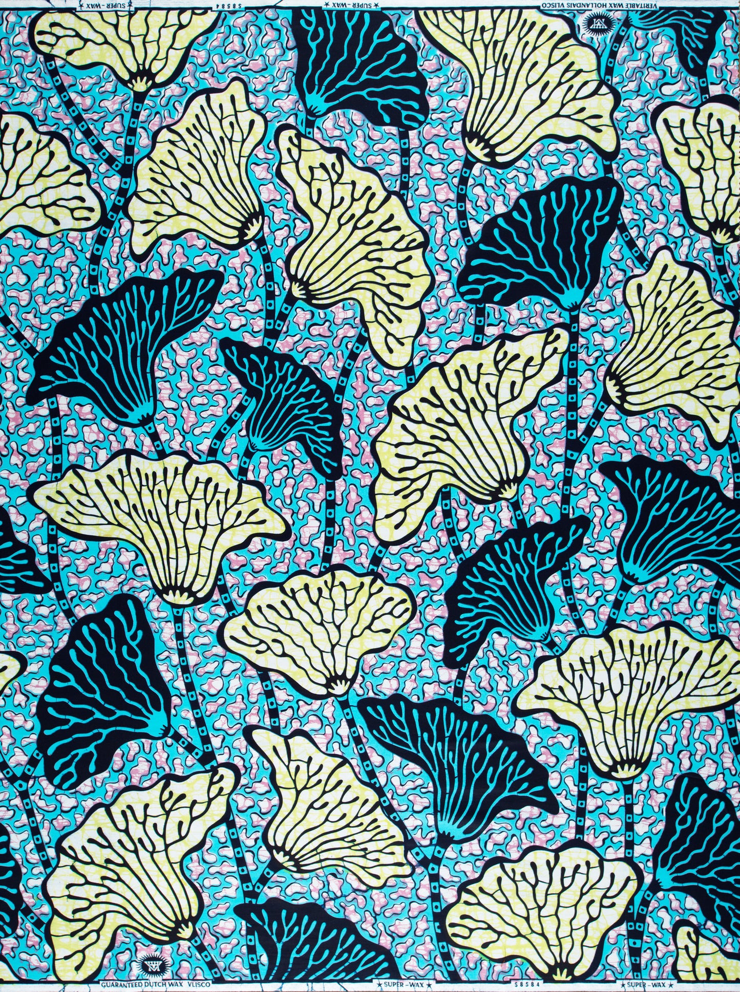 Floral patterned fabric Super-Wax VLS8584.001 featuring an expressive design and bubble effect