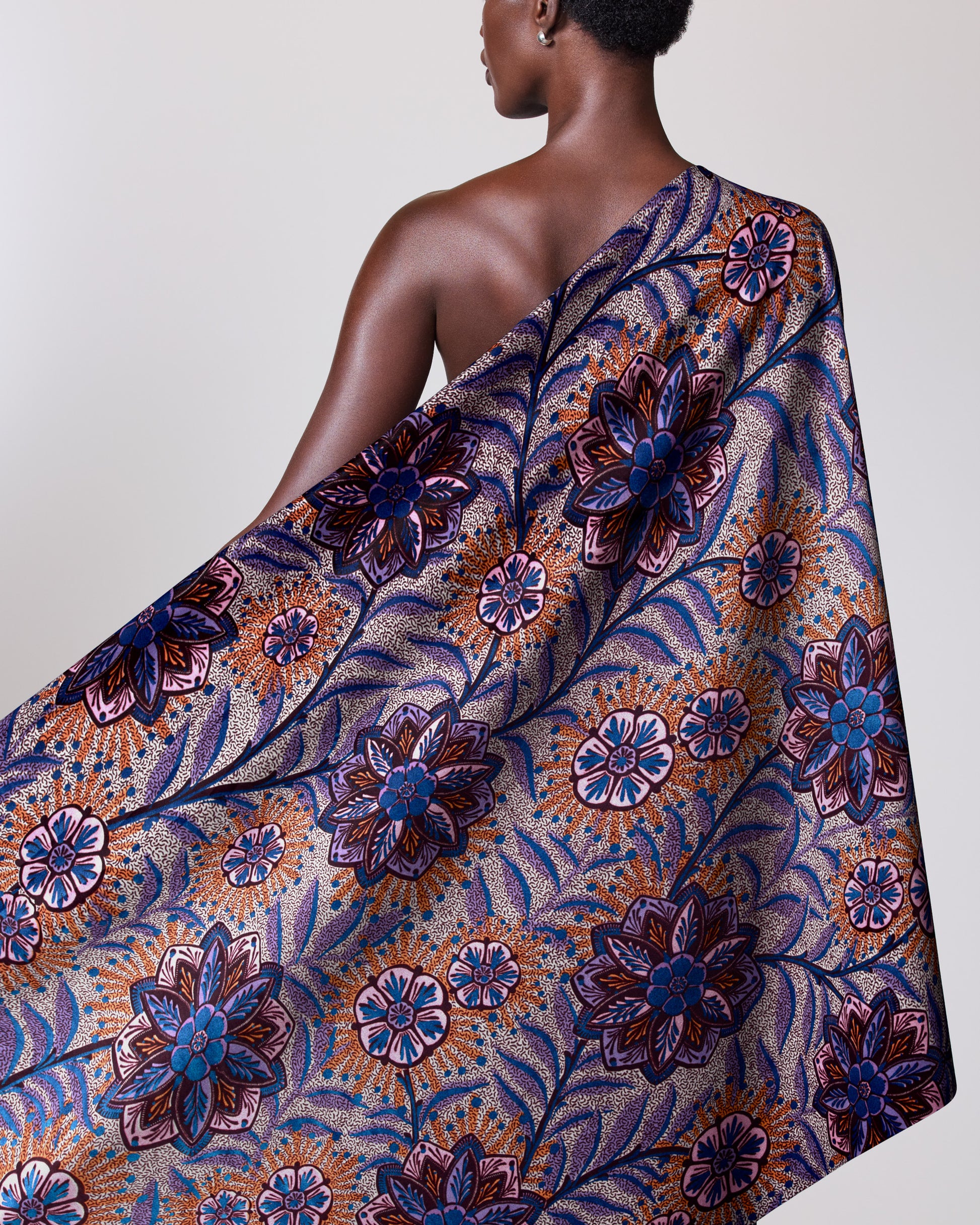 Satin Royal | VLW0478.010 | Orné de Bleu Royal