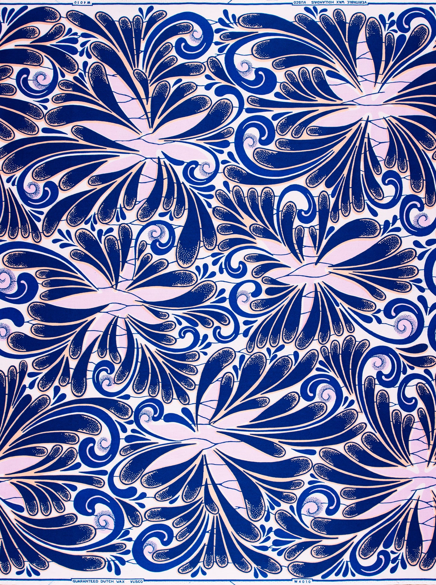 Blue and white floral pattern on Wax Hollandais African fabric VLW4010.002